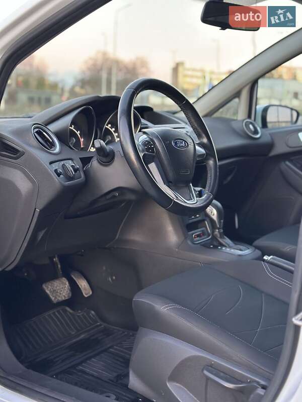 Хетчбек Ford Fiesta 2017 в Тернополі