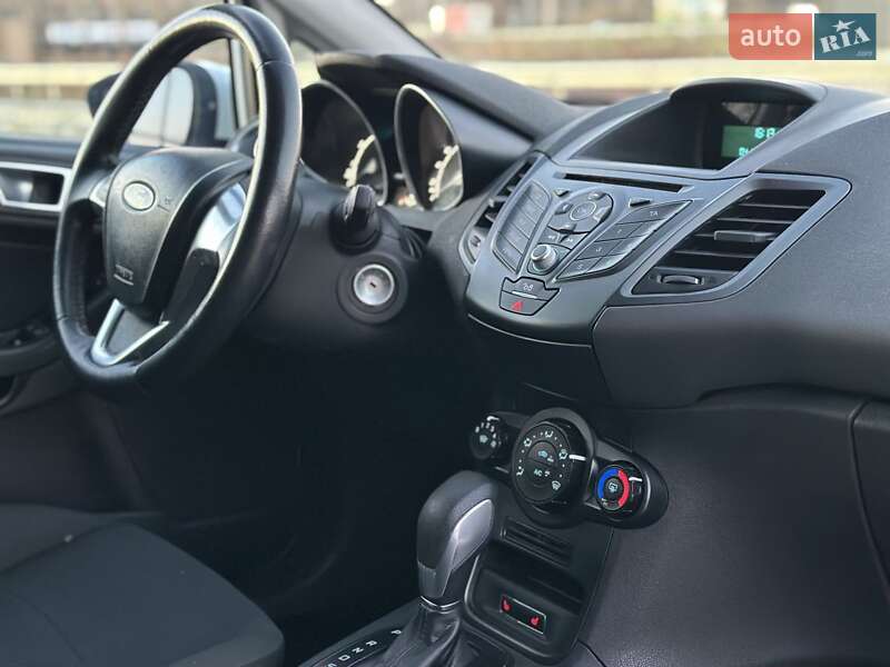 Хетчбек Ford Fiesta 2017 в Тернополі