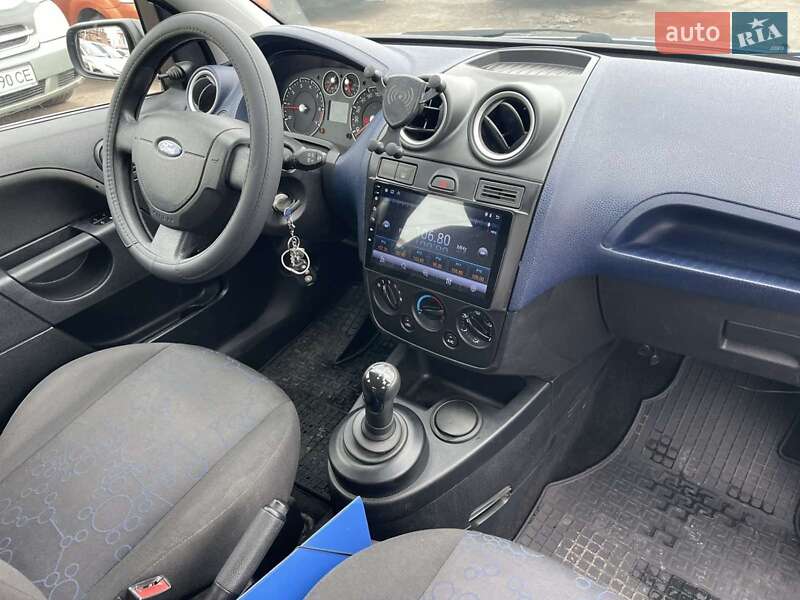 Хэтчбек Ford Fiesta 2006 в Полтаве