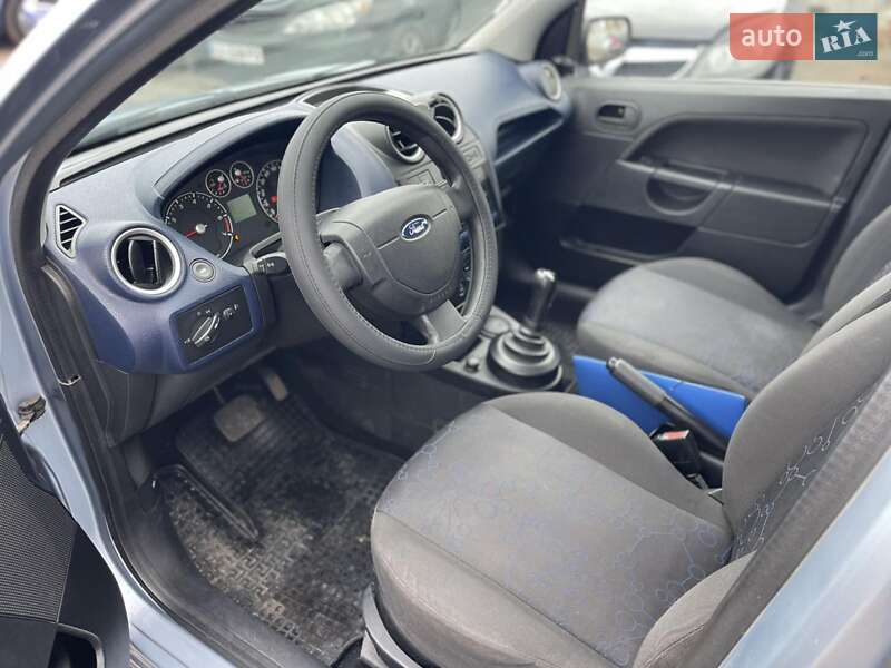 Хэтчбек Ford Fiesta 2006 в Полтаве