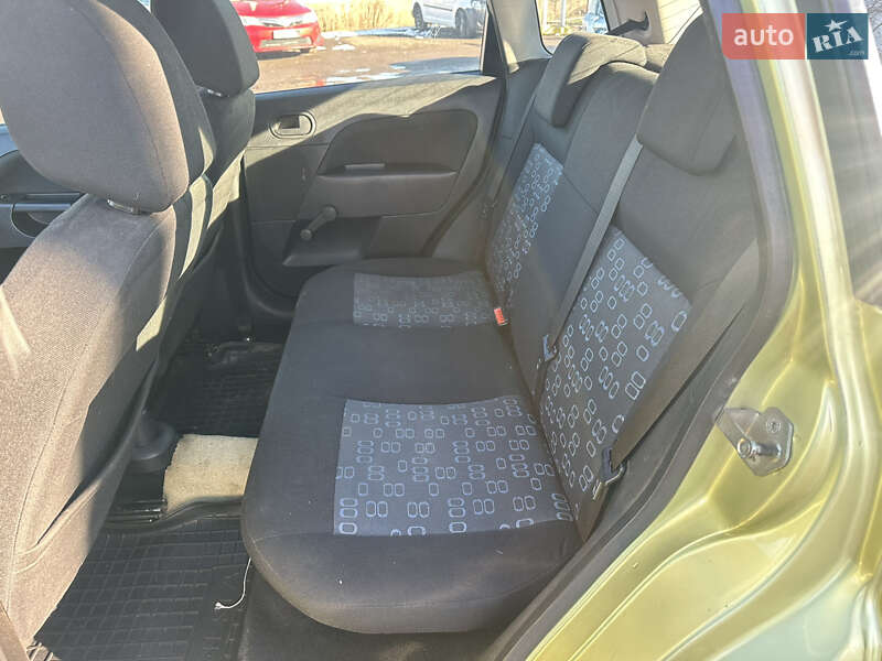 Хетчбек Ford Fiesta 2005 в Івано-Франківську
