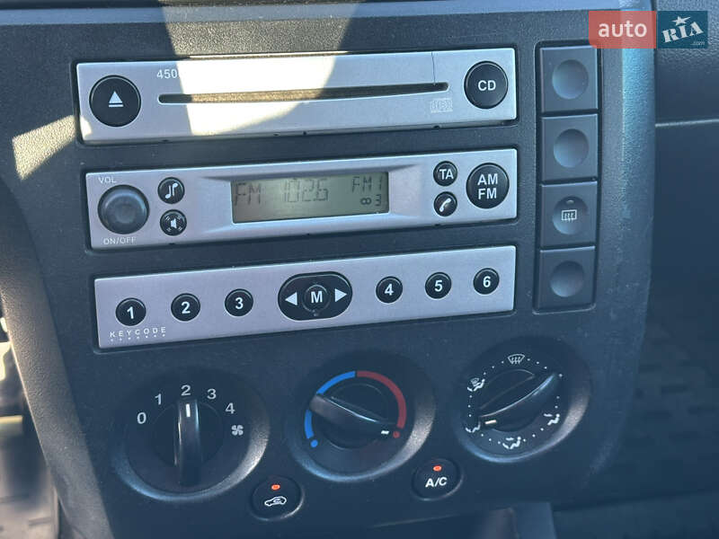 Хетчбек Ford Fiesta 2005 в Івано-Франківську