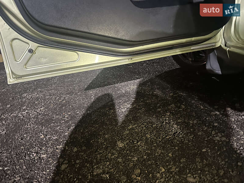 Хетчбек Ford Fiesta 2005 в Івано-Франківську