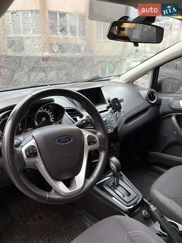Хэтчбек Ford Fiesta 2013 в Киеве