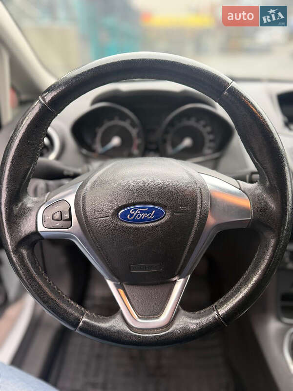 Хетчбек Ford Fiesta 2014 в Запоріжжі