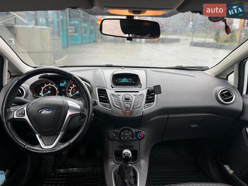 Хетчбек Ford Fiesta 2014 в Запоріжжі
