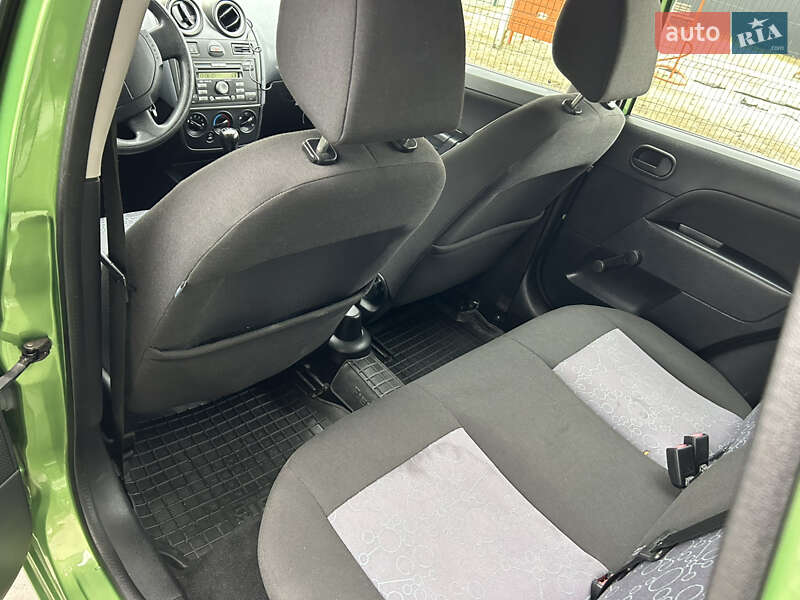Хетчбек Ford Fiesta 2006 в Івано-Франківську