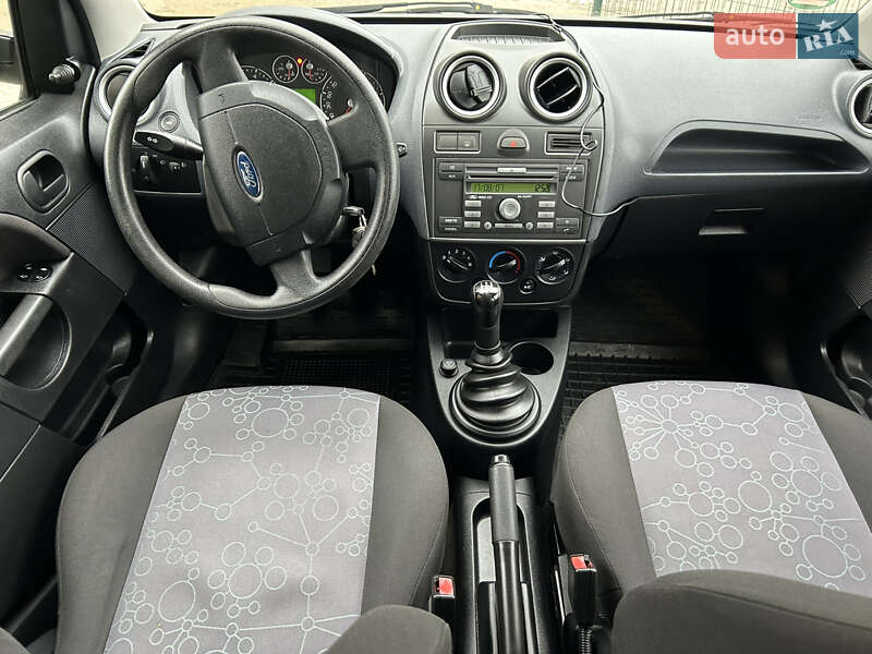 Хетчбек Ford Fiesta 2006 в Івано-Франківську