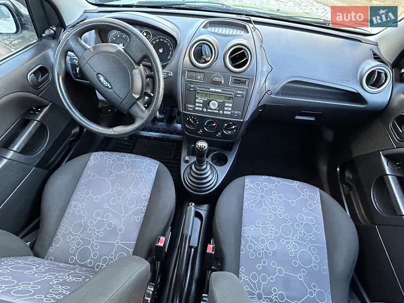 Хетчбек Ford Fiesta 2006 в Івано-Франківську