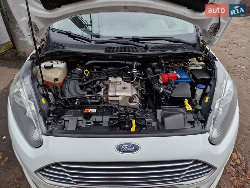 Хетчбек Ford Fiesta 2015 в Броварах фото 14 Хетчбек Ford Fiesta 2015 в Броварах
