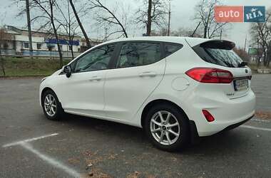 Хетчбек Ford Fiesta 2017 в Києві