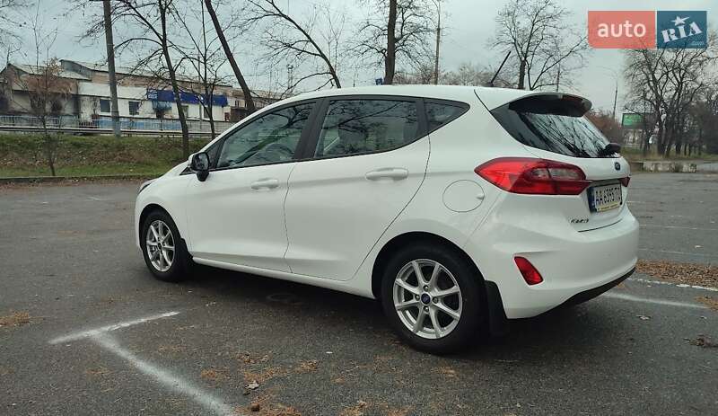 Хэтчбек Ford Fiesta 2017 в Киеве