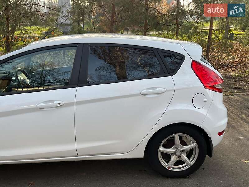 Хетчбек Ford Fiesta 2012 в Києві