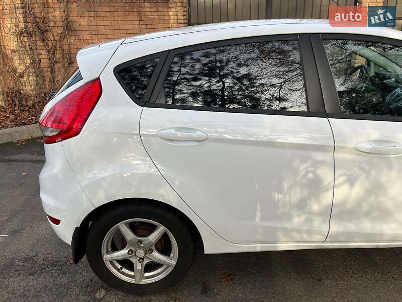 Хетчбек Ford Fiesta 2012 в Києві