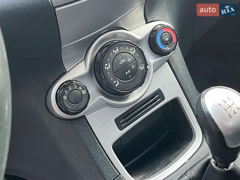 Хетчбек Ford Fiesta 2012 в Києві