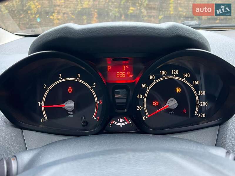 Хетчбек Ford Fiesta 2011 в Києві