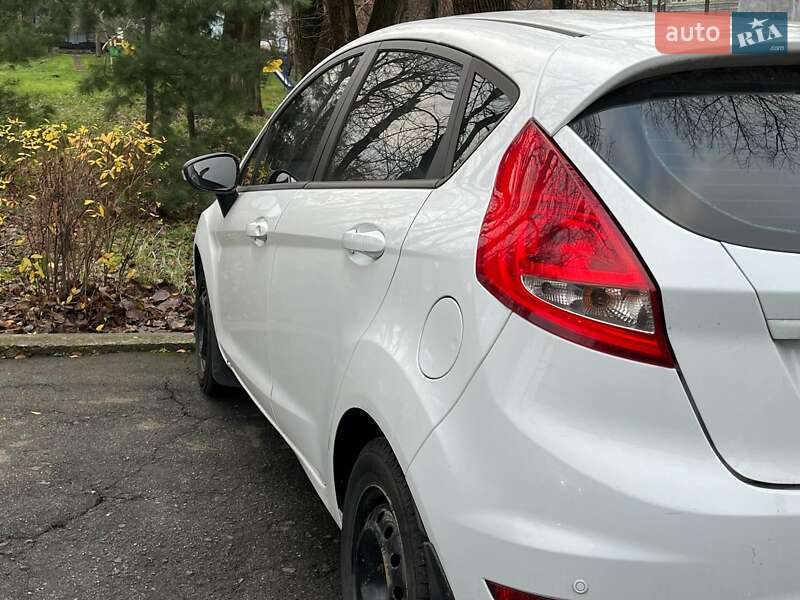 Хетчбек Ford Fiesta 2011 в Києві