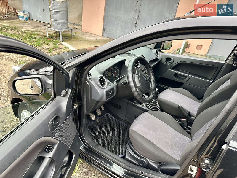 Хетчбек Ford Fiesta 2006 в Кропивницькому