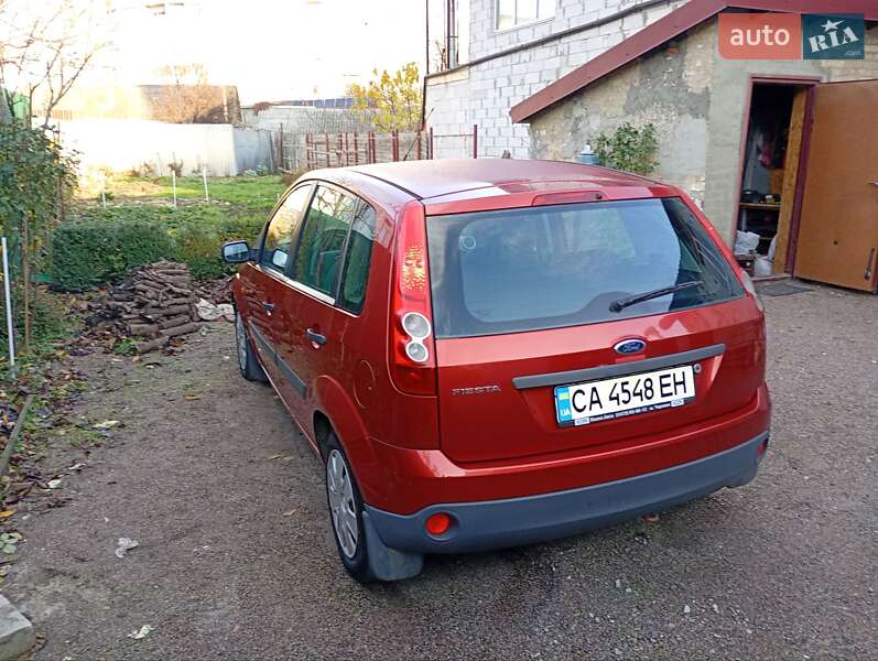 Хетчбек Ford Fiesta 2006 в Черкасах