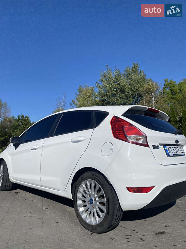 Хетчбек Ford Fiesta 2014 в Надвірній