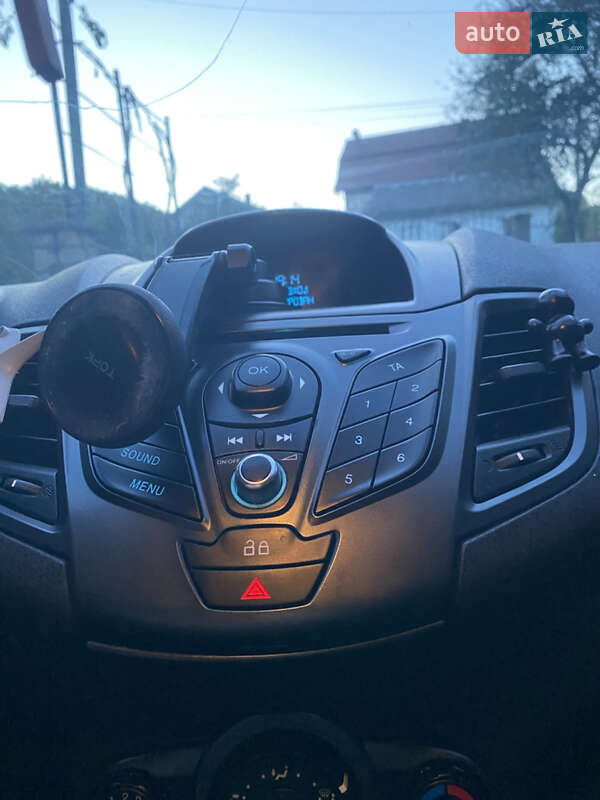 Хетчбек Ford Fiesta 2014 в Надвірній