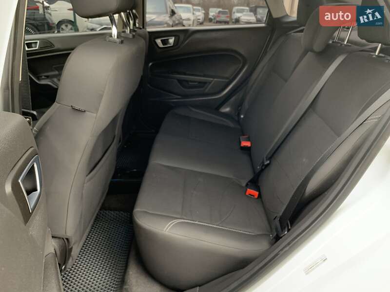 Седан Ford Fiesta 2015 в Бердичеве