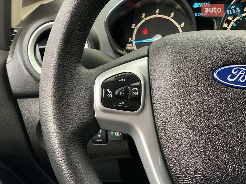 Седан Ford Fiesta 2015 в Бердичеве
