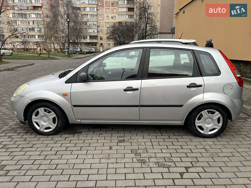 Хэтчбек Ford Fiesta 2004 в Луцке