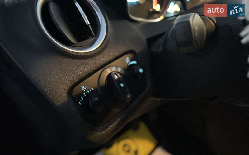 Хетчбек Ford Fiesta 2016 в Мукачевому