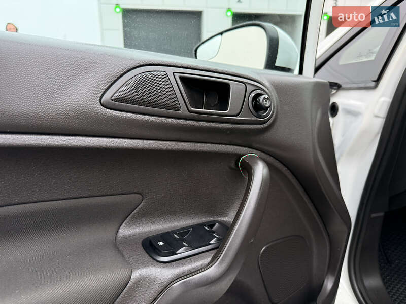 Хетчбек Ford Fiesta 2016 в Вінниці