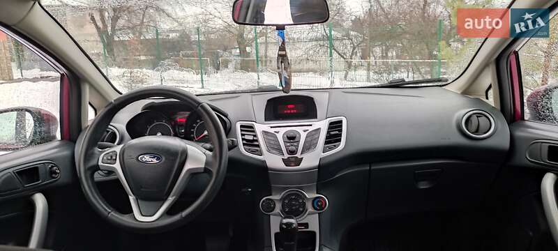 Хетчбек Ford Fiesta 2012 в Дніпрі фото 3 Хетчбек Ford Fiesta 2012 в Дніпрі