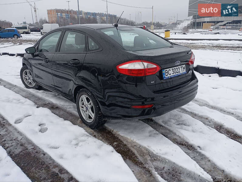 Седан Ford Fiesta 2018 в Львові