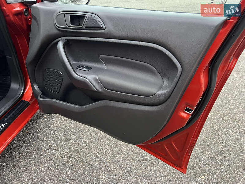 Хетчбек Ford Fiesta 2018 в Києві