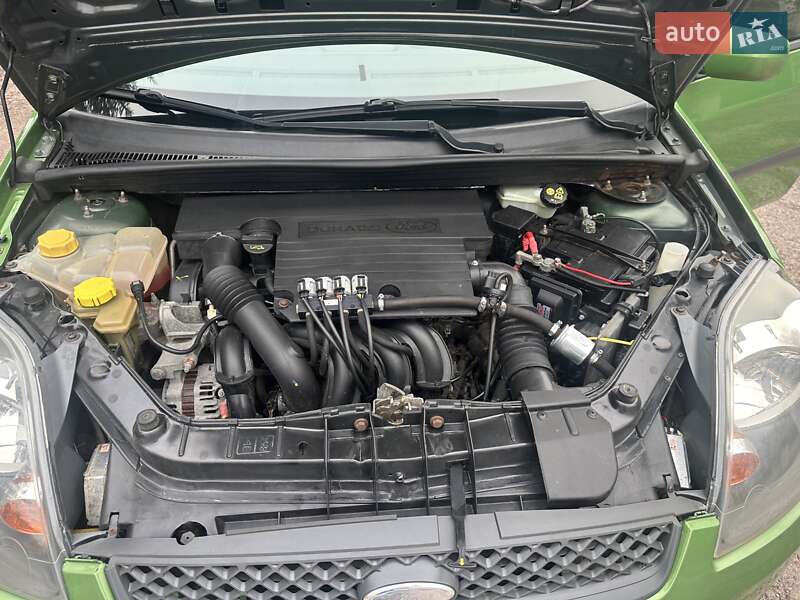 Хетчбек Ford Fiesta 2006 в Сумах