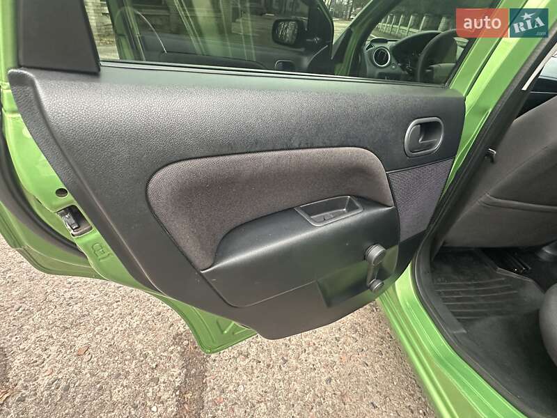 Хетчбек Ford Fiesta 2006 в Сумах