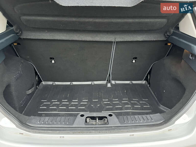 Хетчбек Ford Fiesta 2011 в Львові фото 15 Хетчбек Ford Fiesta 2011 в Львові