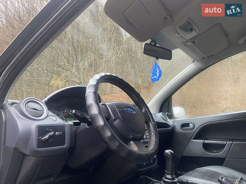 Хетчбек Ford Fiesta 2007 в Нижніх Воротах