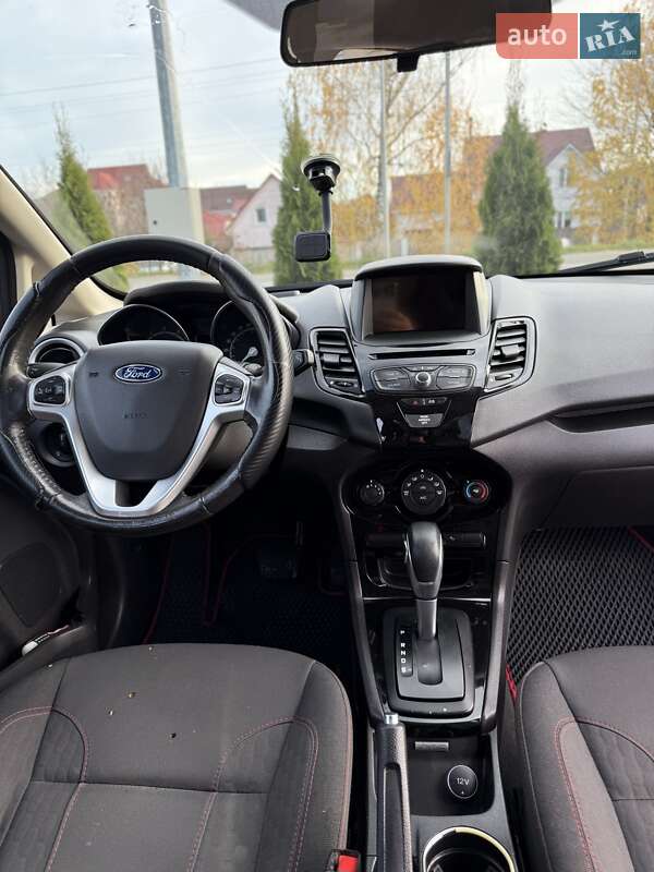 Хэтчбек Ford Fiesta 2016 в Софиевской Борщаговке