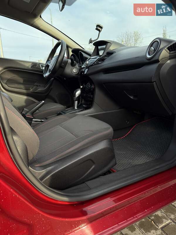 Хэтчбек Ford Fiesta 2016 в Софиевской Борщаговке