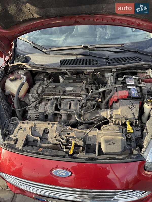 Хэтчбек Ford Fiesta 2016 в Софиевской Борщаговке