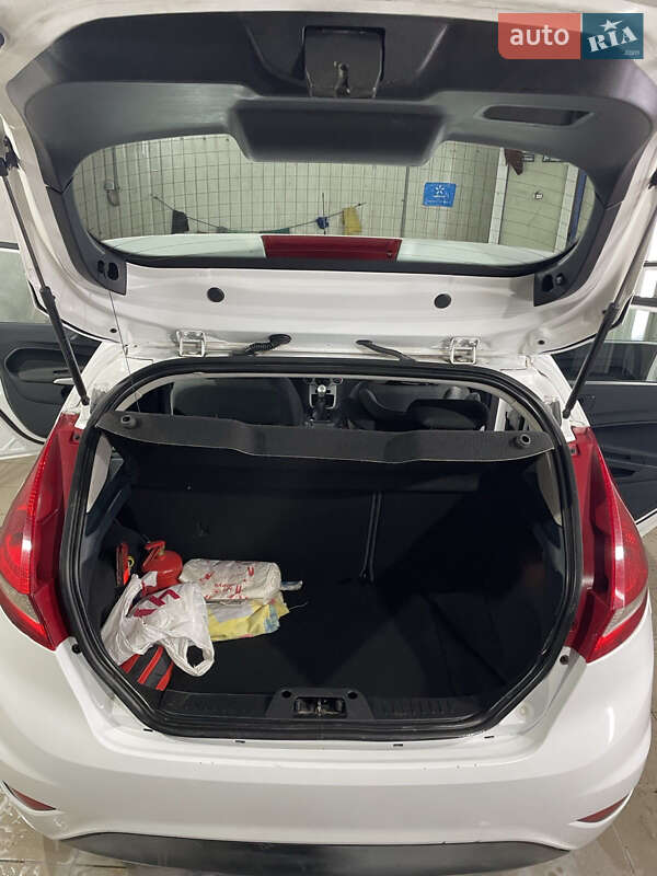 Хетчбек Ford Fiesta 2012 в Києві