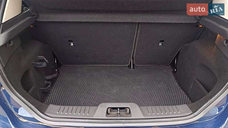 Хетчбек Ford Fiesta 2016 в Києві