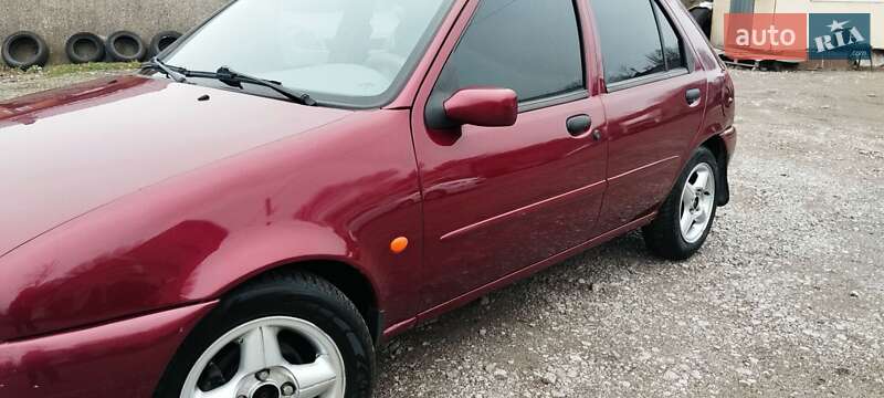 Хетчбек Ford Fiesta 1998 в Дніпрі