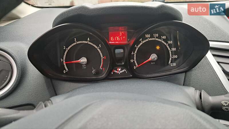 Хэтчбек Ford Fiesta 2012 в Чугуеве