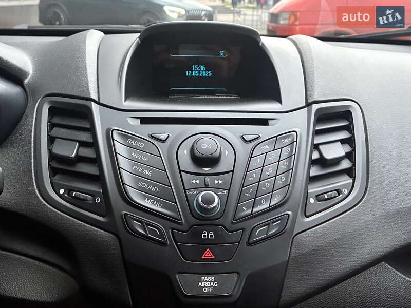 Седан Ford Fiesta 2014 в Києві