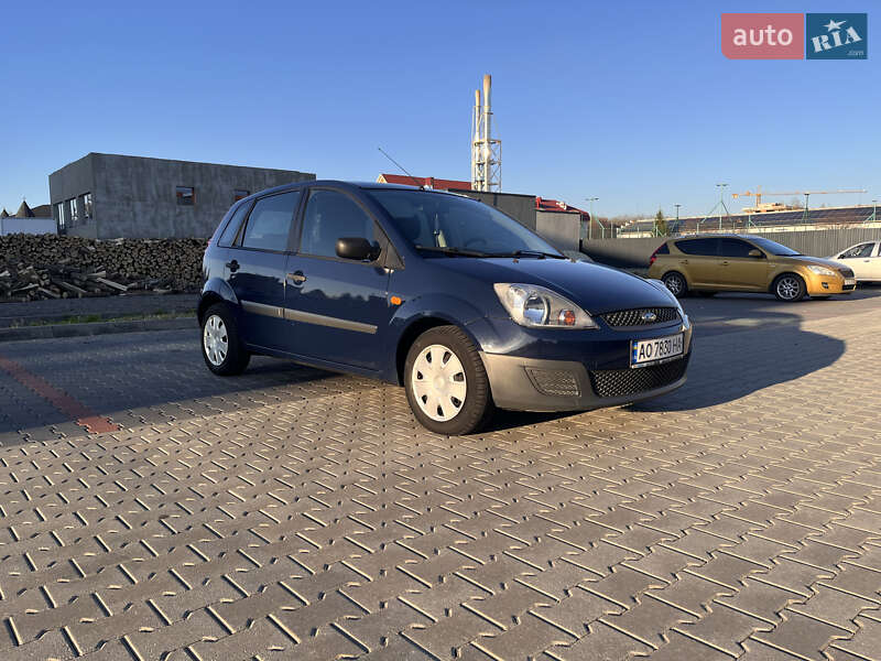 Хэтчбек Ford Fiesta 2008 в Мукачево