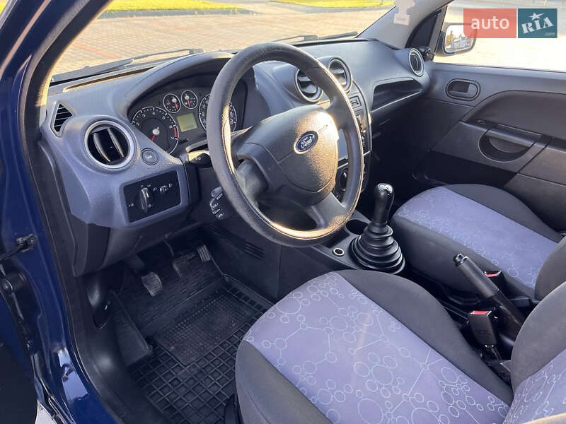 Хэтчбек Ford Fiesta 2008 в Мукачево