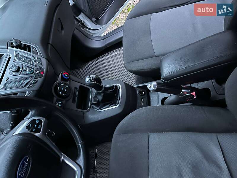 Хэтчбек Ford Fiesta 2013 в Новомосковске фото 19 Хэтчбек Ford Fiesta 2013 в Новомосковске