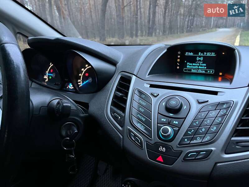 Хэтчбек Ford Fiesta 2013 в Новомосковске фото 30 Хэтчбек Ford Fiesta 2013 в Новомосковске