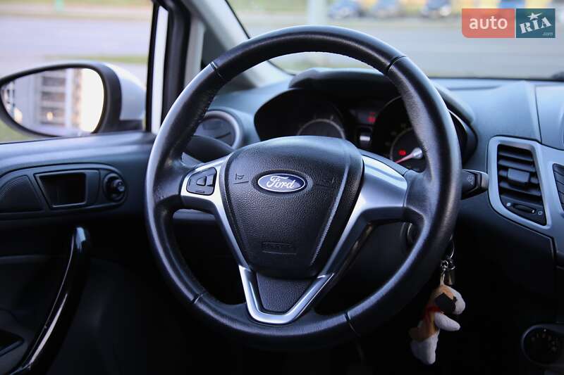 Хэтчбек Ford Fiesta 2010 в Харькове
